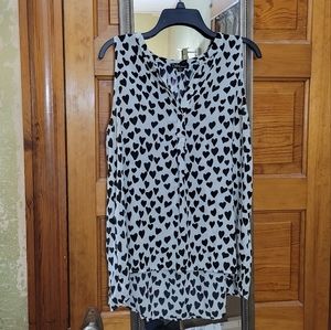 Dalia Sleevesless hi-lo black heart blouse